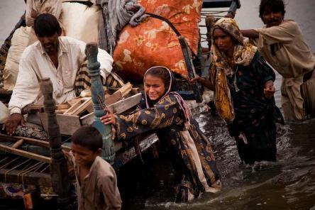 ڈیرہ غازی خان میں سیلاب کی تباہ کاریاں