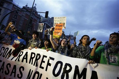 سپین: تعلیمی بجٹ میں کٹوتیوں کے خلاف لاکھوں لوگوں کا احتجاج