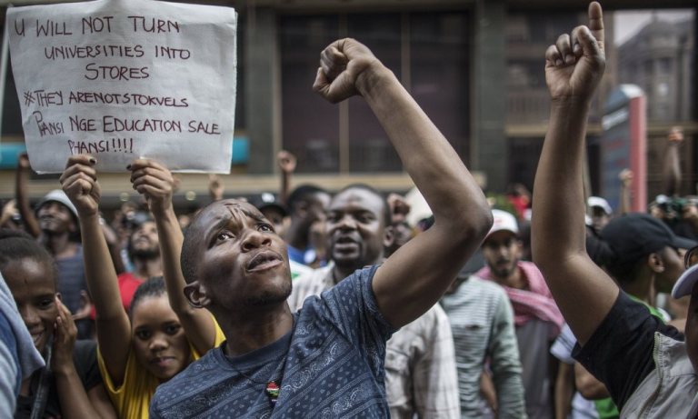 جنوبی افریقہ: فیسوں میں اضافے کے خلاف طلبہ تحریک